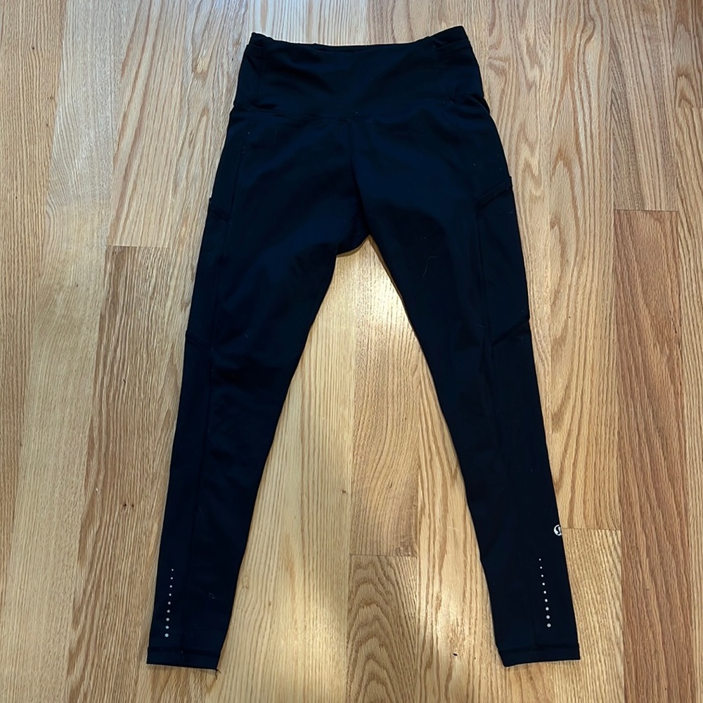 Lululemon leggings, black, wunder under with pockets